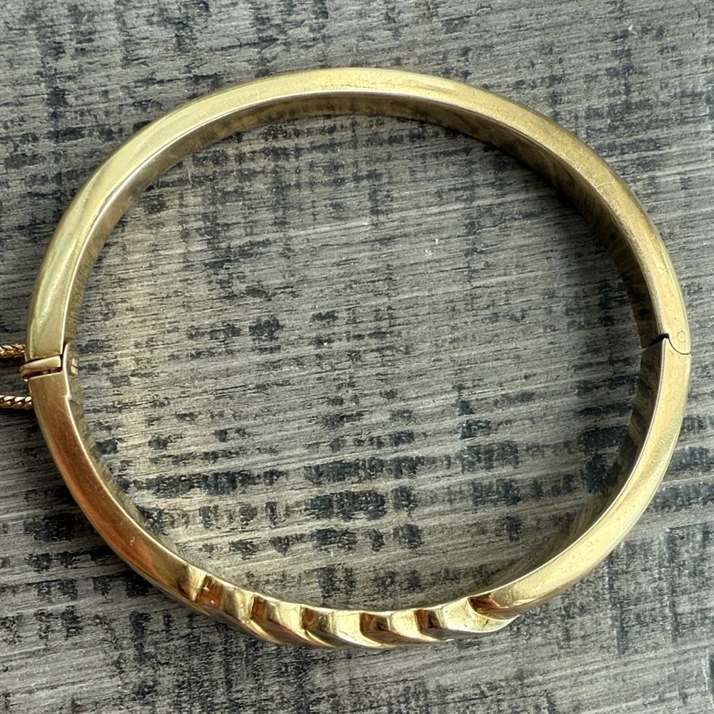 14k gold Italian bangle Bracelet almost 20 grams - Picture 9 of 16